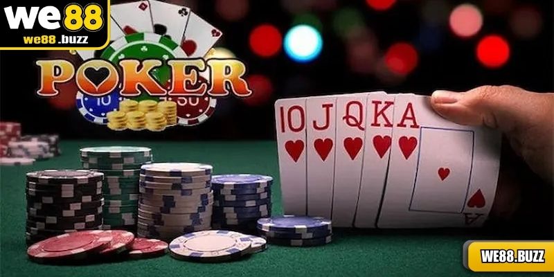 Bài poker tạo nên tổ hợp mạnh nhất chiến thắng đối thủ